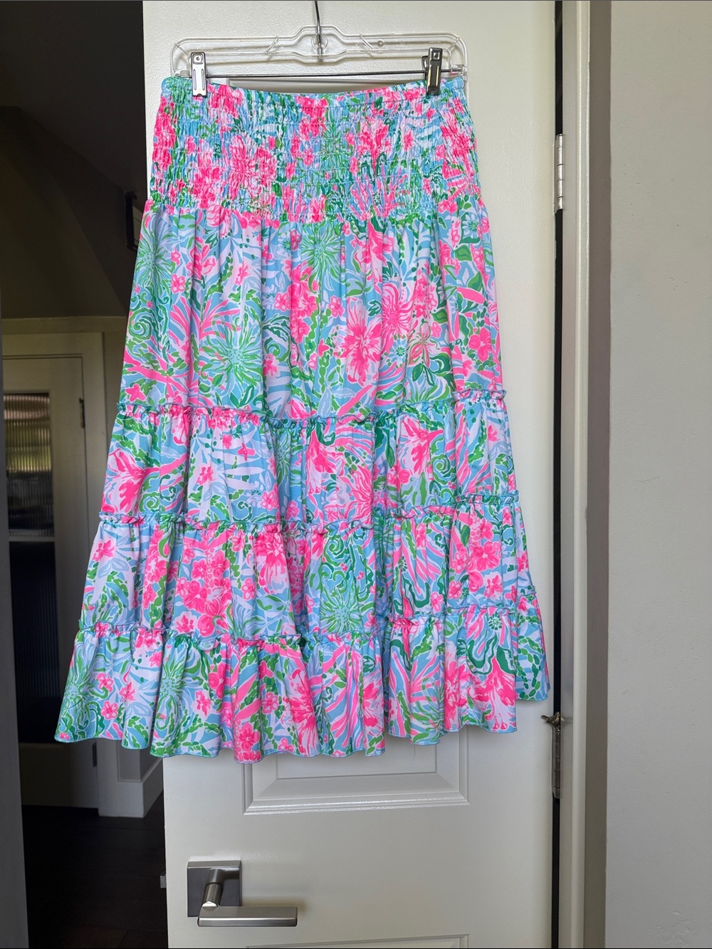 Lilly Pullitzer elasticated waist skirt . Size M.